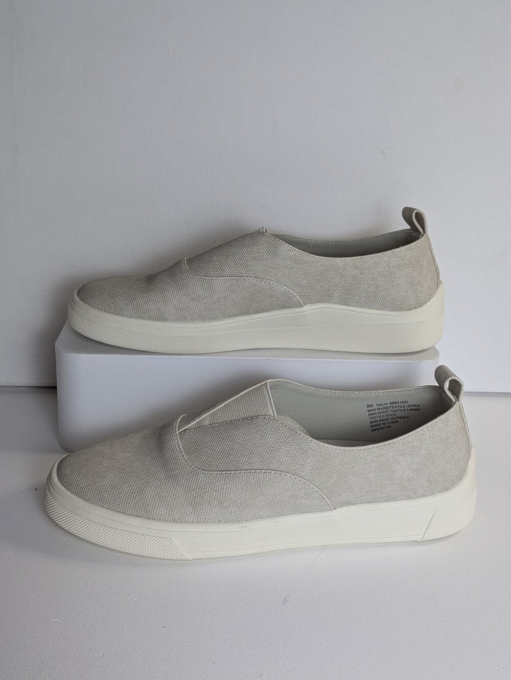 New Kensie Salia Beige Ladies Size 8 Canvas Slip-on Shoe sneakers casual